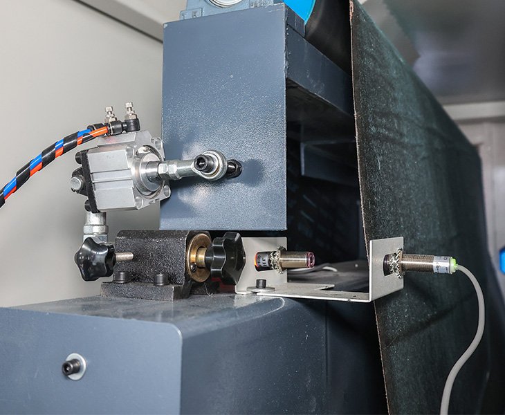 Patented Safety Innovation: Automatic Eccentric Roller Lifting System