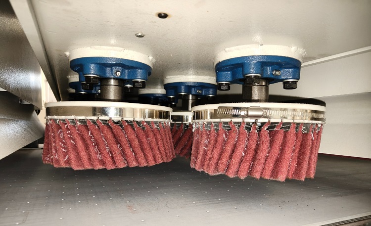 Multi-directional rotary disc brush station-sourced: sandeburring