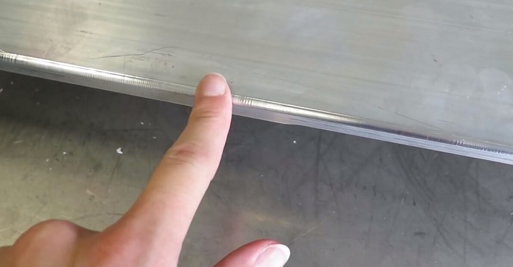 Uniform deburred and edge-rounded sheet metal-sourced: beveltools